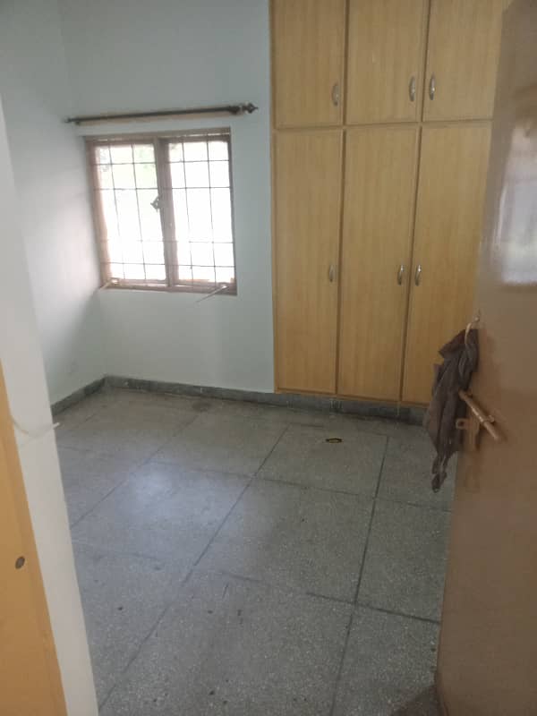 Ground portion for rent in g-11 0