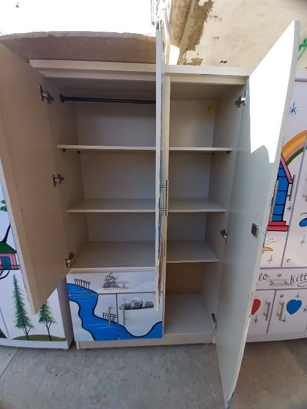 kids wardrobes size 3.5x6 for sale 5