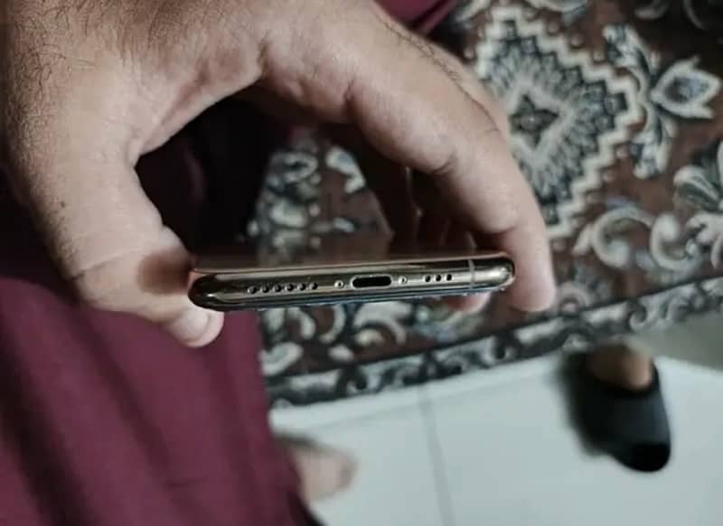 Iphone XS Non PTA 5