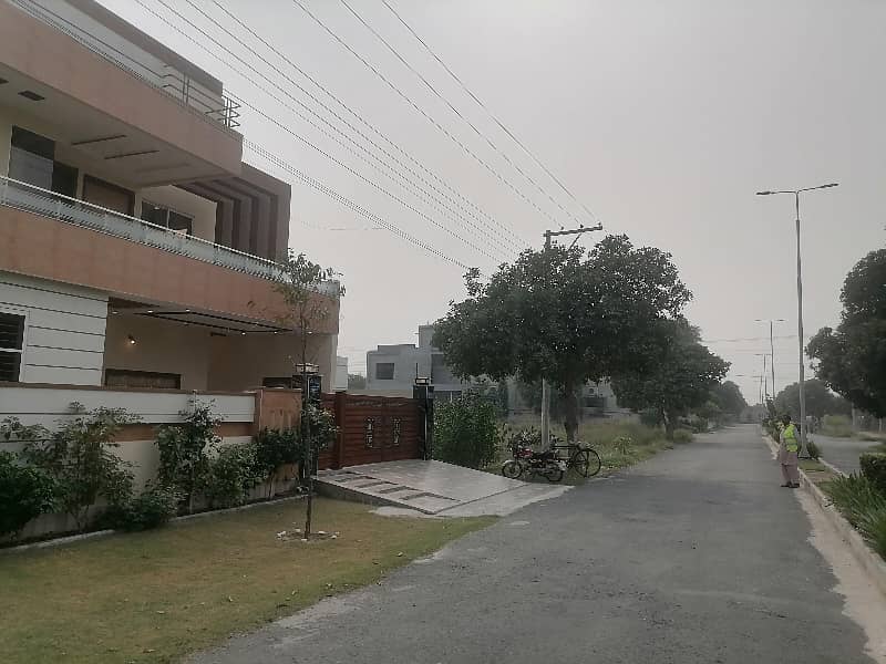 House Sized 15 Marla Available In Wapda City - Block C 2