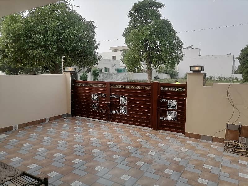 House Sized 15 Marla Available In Wapda City - Block C 9