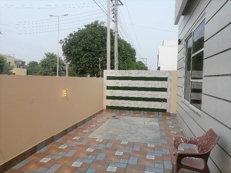 House Sized 15 Marla Available In Wapda City - Block C 11