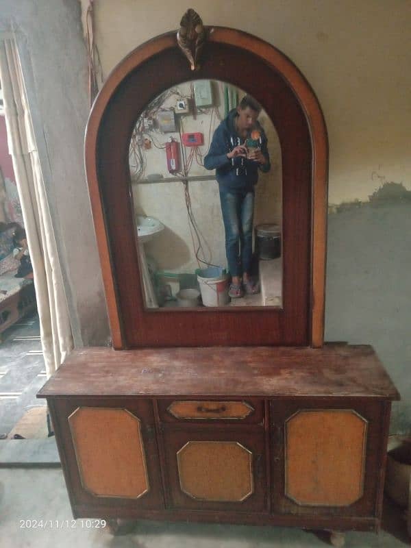 Women Dressing Table(urgent sale) 8