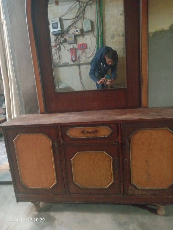 Women Dressing Table(urgent sale) 9