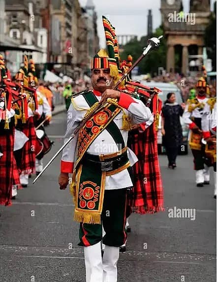 Fauji pipe Band service Lahore/Dhol for mendi & barat event/Pipe band 4