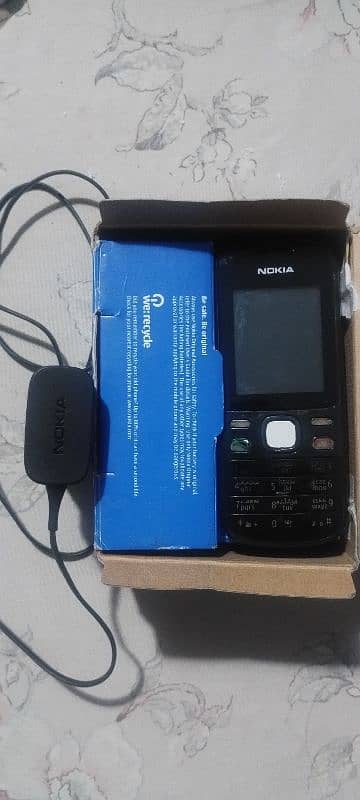 Nokia 2690 Keypad antique phone 0