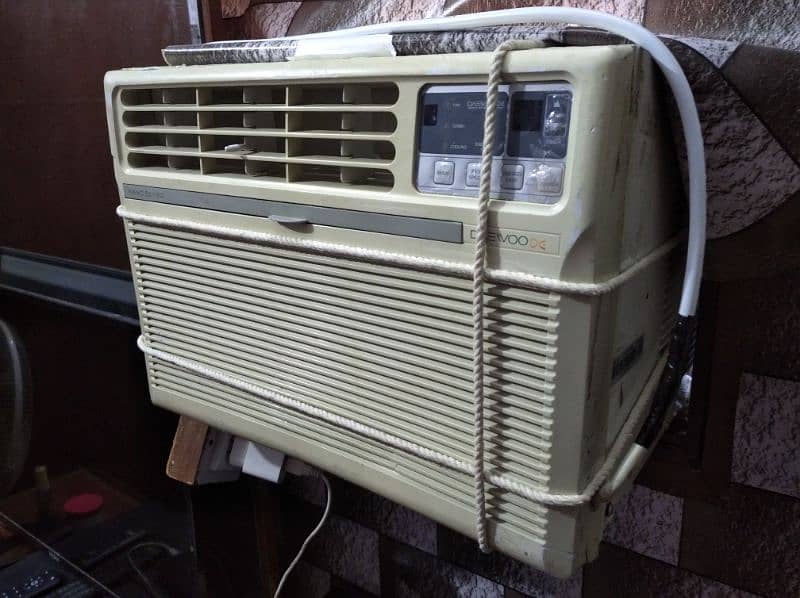 Window AC Daewoo 0.5 Ton 1