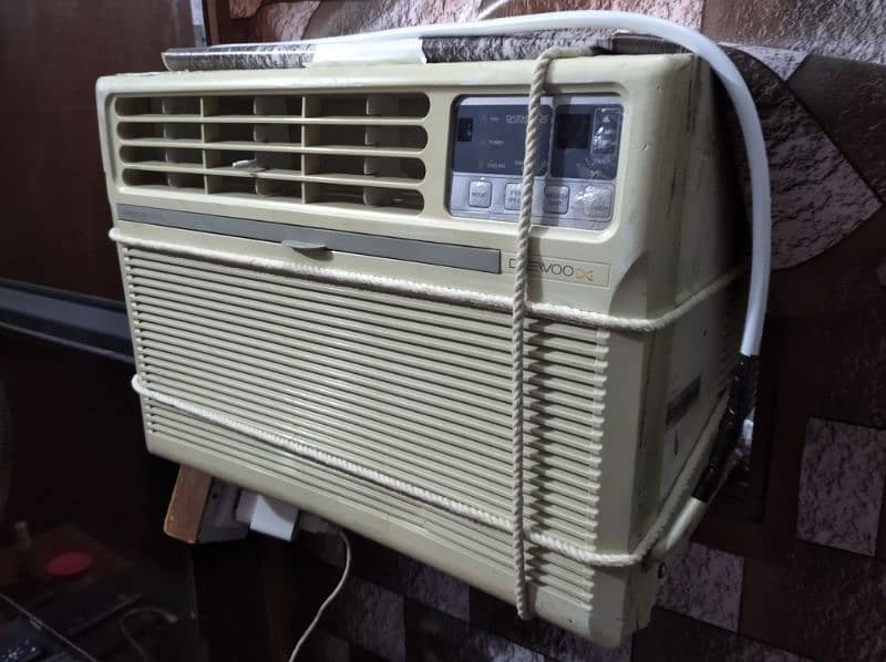 Window AC Daewoo 0.5 Ton 2