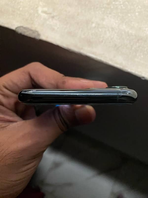 iPhone 11 pro 256gb non PTA LLA 3