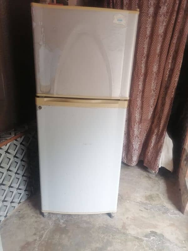 dowlance refrigerater fridge mdium 0