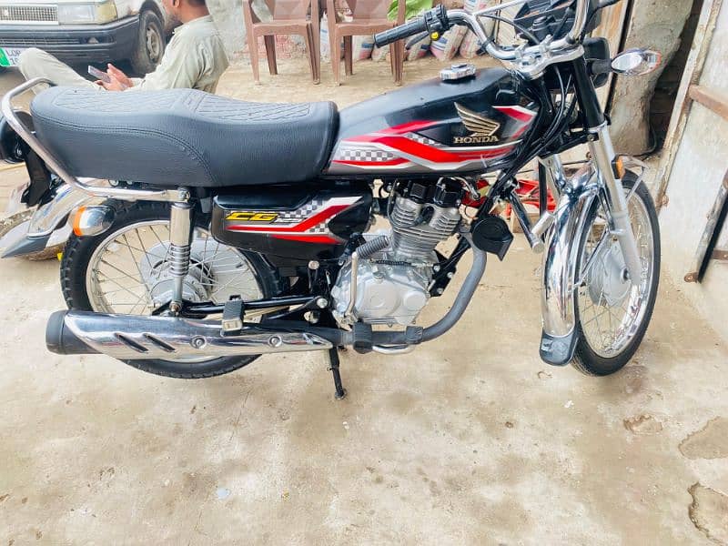 Honda 125 Black 4