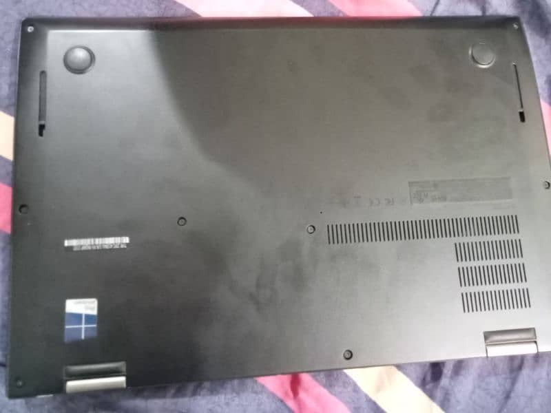 lenovo x1 carbon clean and slim laptop 2