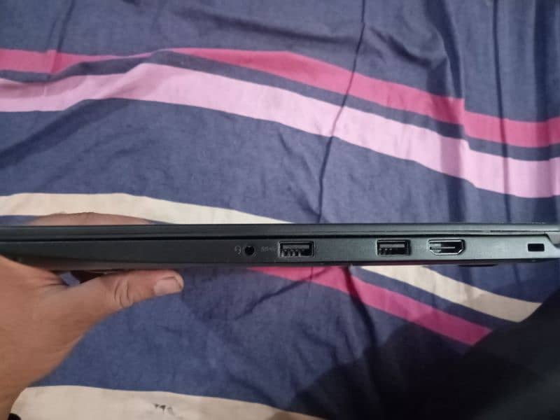 lenovo x1 carbon clean and slim laptop 4