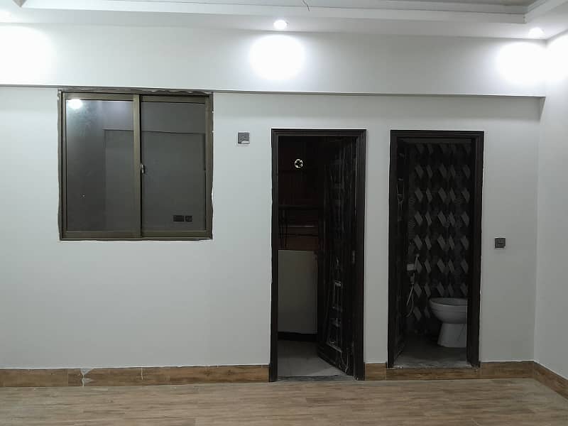 3 bed lounge portion for rent nazimabad 3 1st floor 8