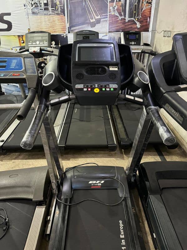 Treadmills / Running Machine / Elleptical / spin bikes / Homegym 4