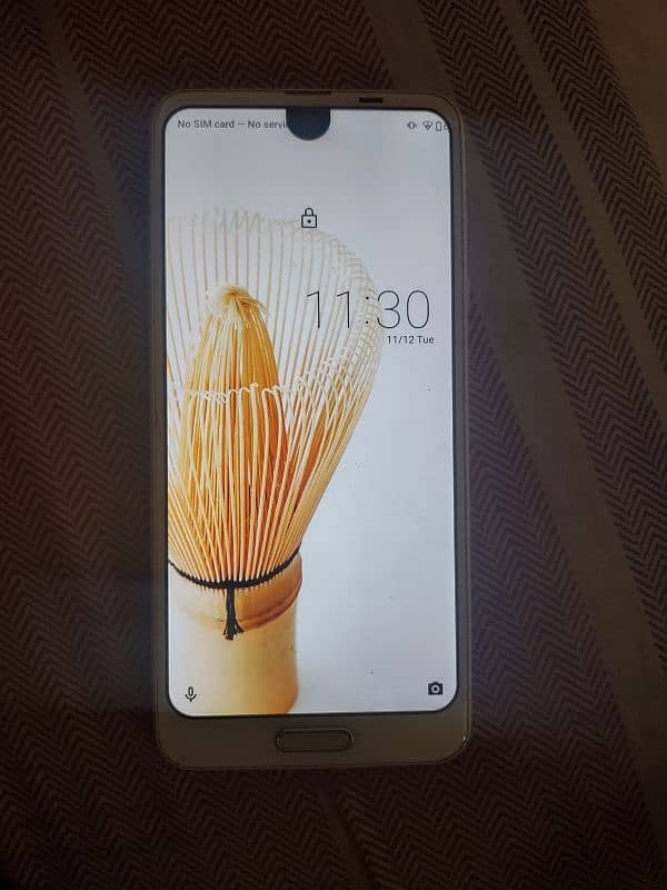 SHARP AQUOS R2 NON PTA 1