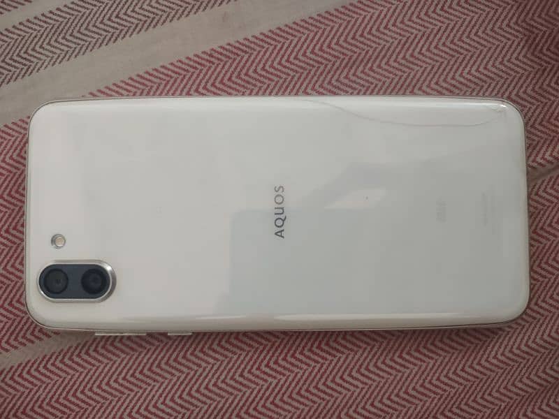 SHARP AQUOS R2 NON PTA 3