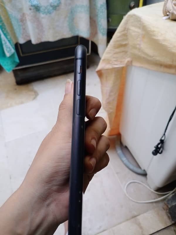 Apple iPhone 11 - Non Pta 2