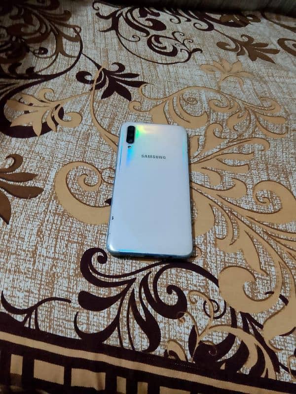 urgent sale samsung A50 6GB 128GB WHATSAPP 03114396924 EXCHANGE 4