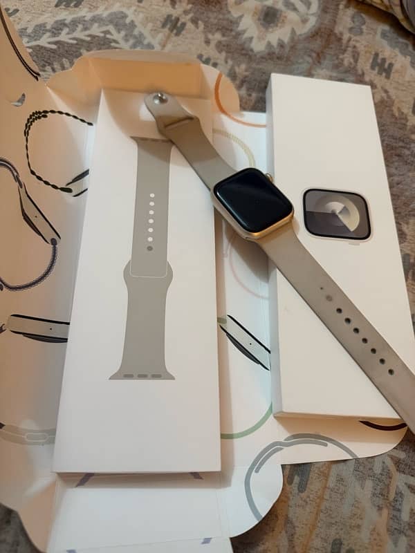 Apple watch series 9 45mm Starlight 1