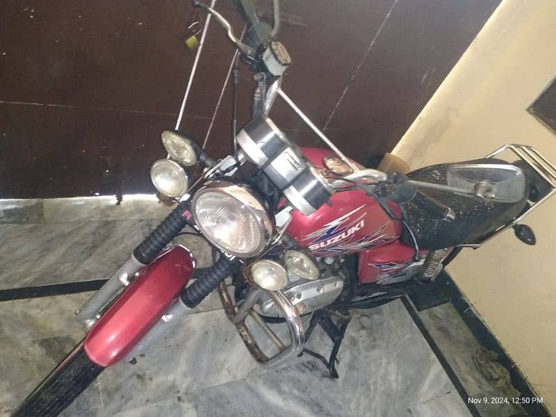 sukuki GS 150. Karachi number 1st owner smart card h  bike full ok h 1