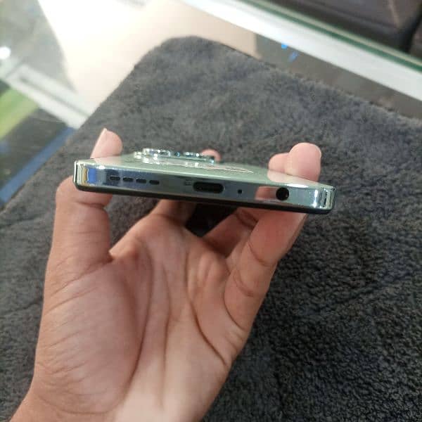 Infinix Hot 40 Pro 1