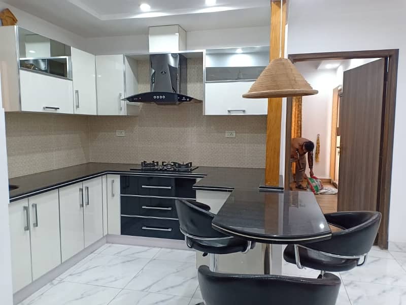 2 Bed Almost New Flat (4.5 Marla) on Ground Floor is Available for Sale In Askari-11,Lahore 3