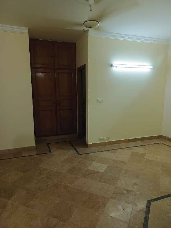 lower ground portion for rent 4