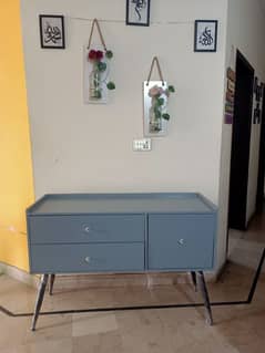 console table/ Chester brand NEW