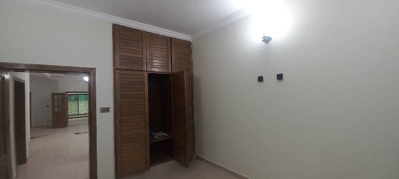 10 Marla House For Rent Phase 3 4