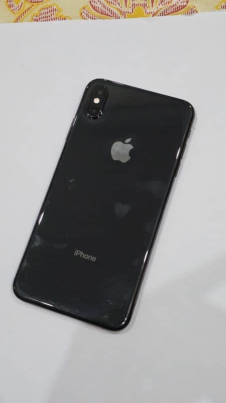 iPhone X's Max 10/10 condition, 82% battery health, exchange. 7