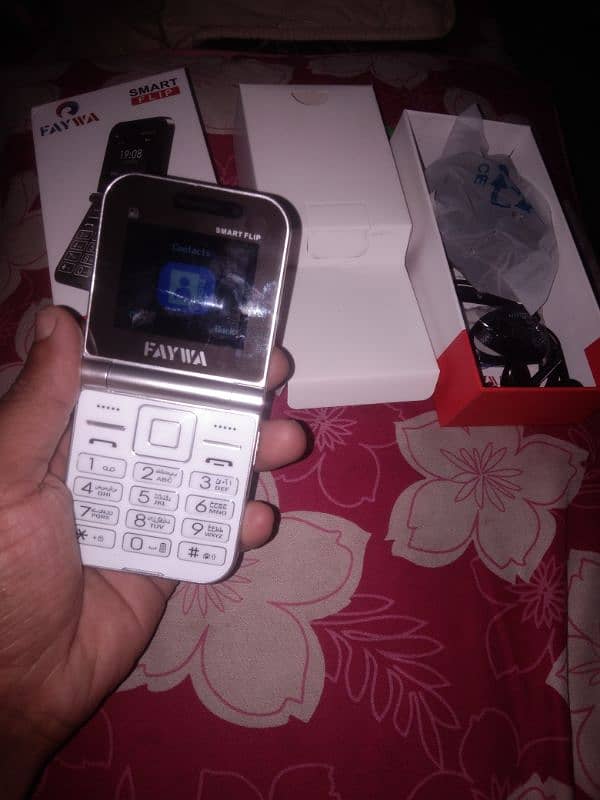 FAYWA SMART FLIP PHONE NEW RELEASE MOBILE. PHONE NUMBER :03202054212 16