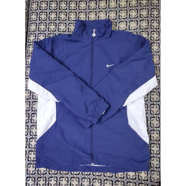 nike parachute jacket  Medium 0