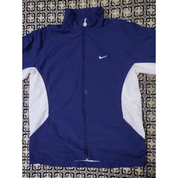 nike parachute jacket  Medium 1