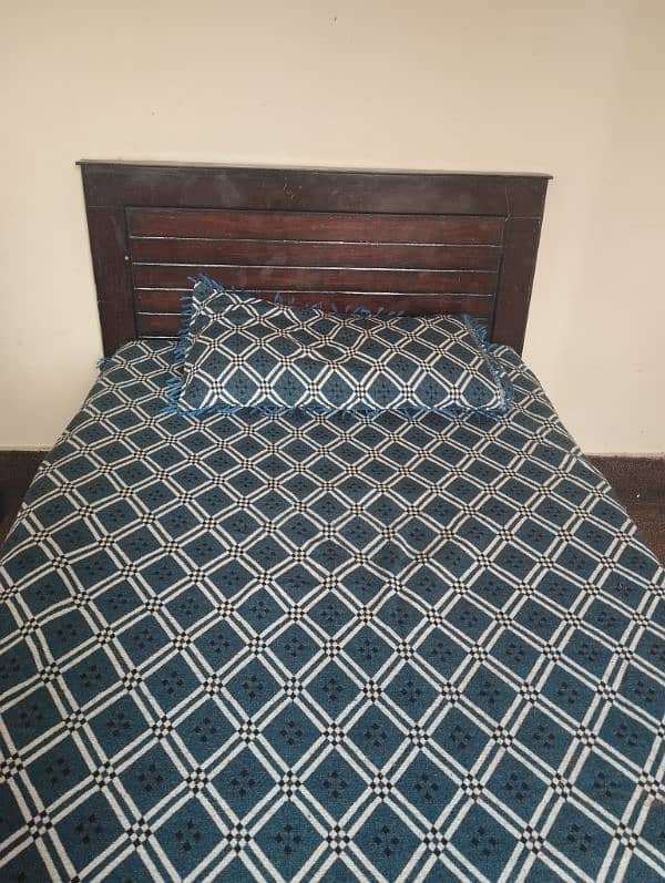 2 single beds for sale in very good condition. 4