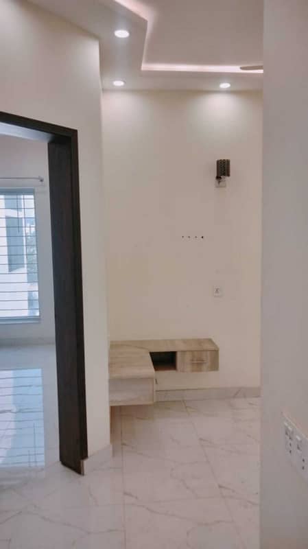 5 Marla Luxury House Available For Sale In EE Block Bahria Town Lahore 4