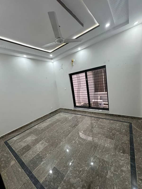 5 Marla Luxury Lower Portion Available For Rent In Bahria Town Lahore 8