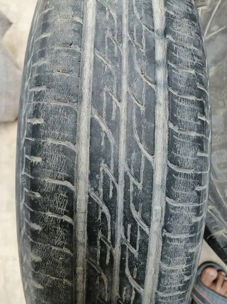 Bridgestone tubeless tyre 155/80/13 for sale. 03332070501 2