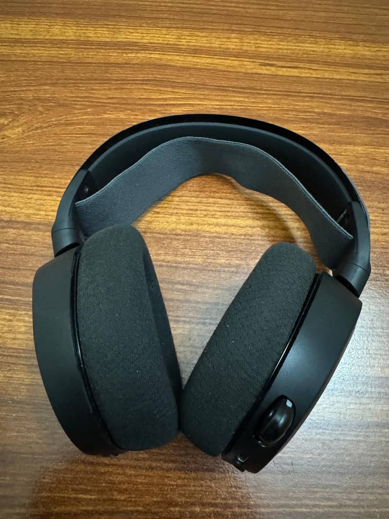 SteelSeries Arctis 7+ Wireless Gaming Headset / Headphones 2