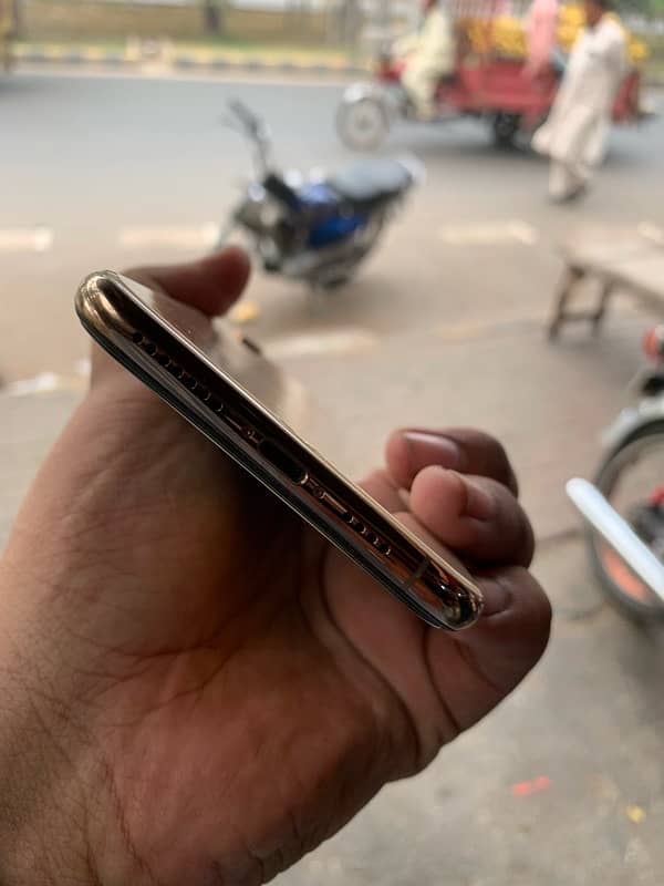 iphone xs max FU 4