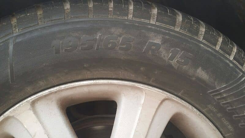 4 tyres R 15. tubeless. . . 195_65_R_15.  Honda  city 4