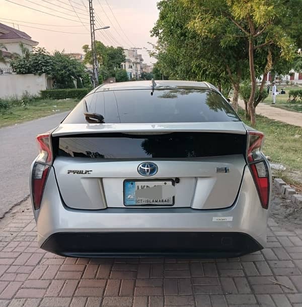 Toyota Prius 2016 3