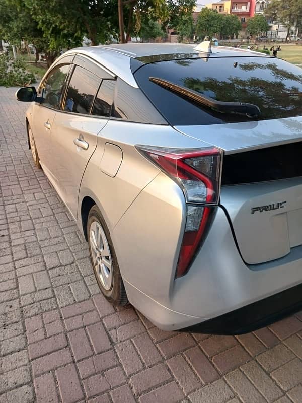 Toyota Prius 2016 7