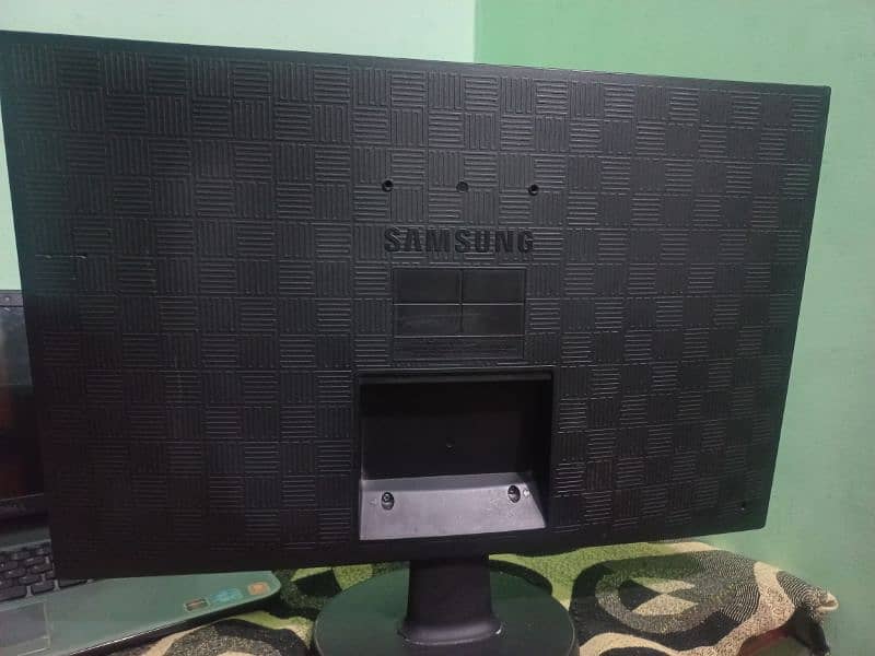 Samsung LED 22 Inch 3