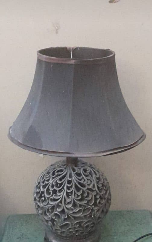 pair of lamp for sale in medium condition 2