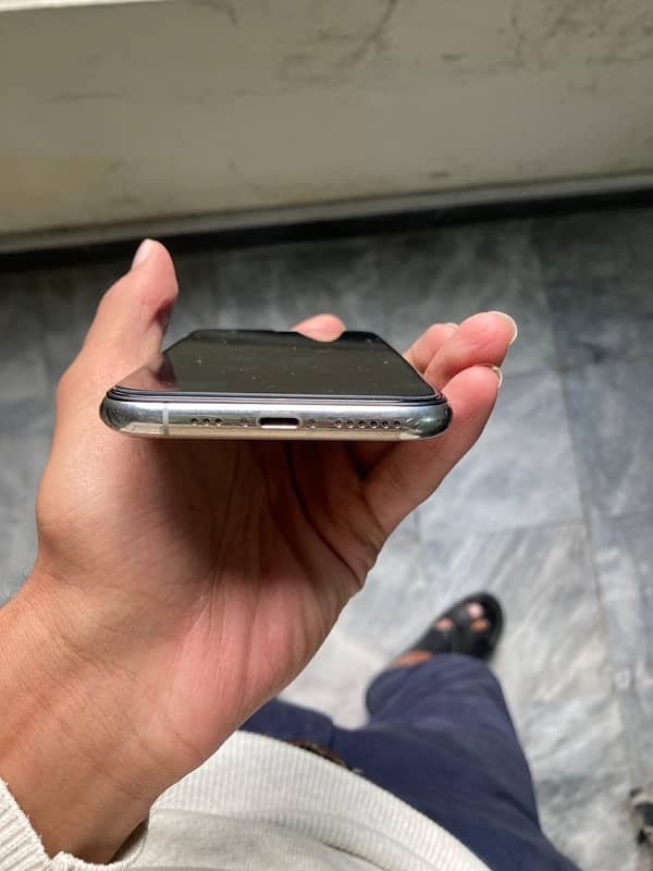 Iphone 11 pro Non PTA (64 GB) 4