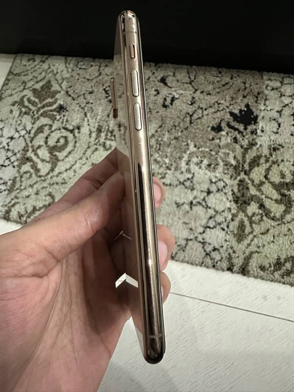 iphone XS pta approved 64gb with box 2