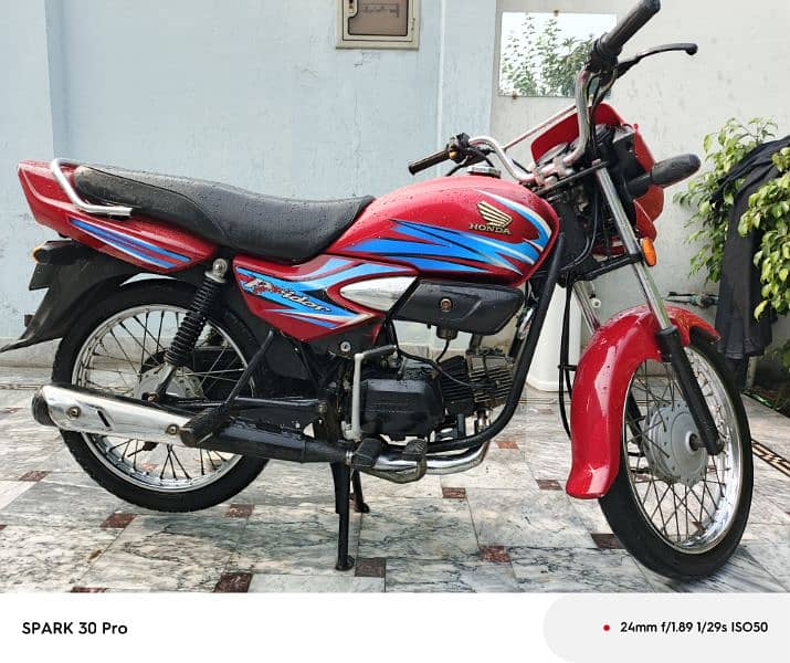 Honda Pridor 2018 good condition bike red color 0