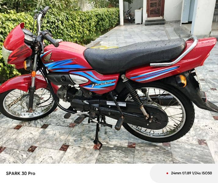 Honda Pridor 2018 good condition bike red color 1