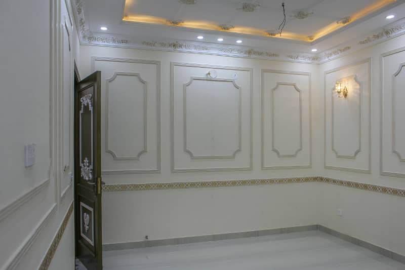 10 Marla Luxury House For Sale In Allama Iqbal Town Hot Location 14